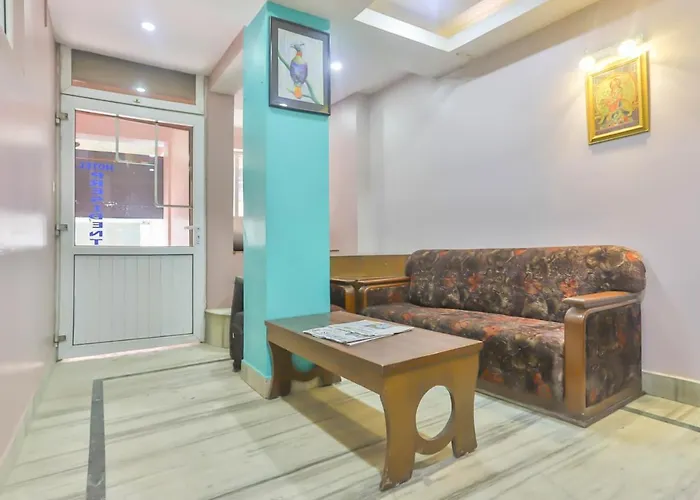 Hotel Oyo 552 President 3*